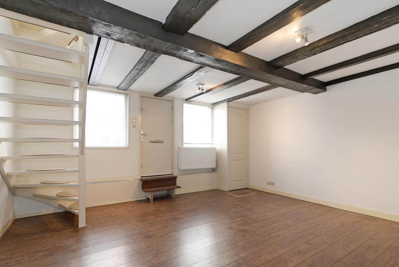 Historic townhouse with terrace in city centre - Image 7