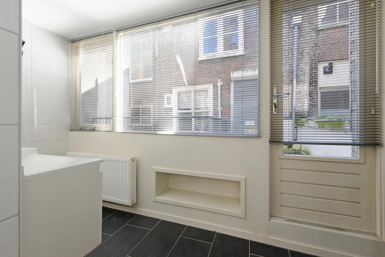 Historic townhouse with terrace in city centre - Image 17
