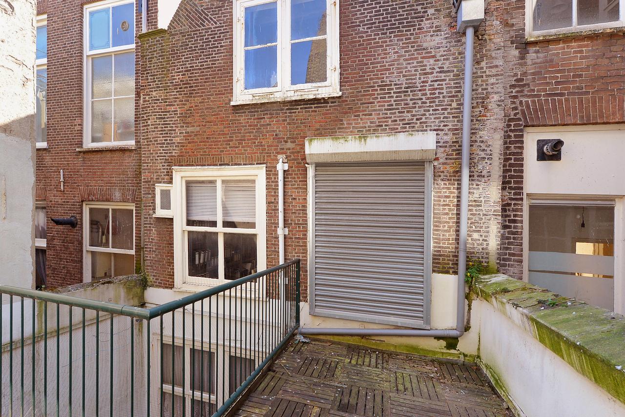 Historic townhouse with terrace in city centre - Image 19