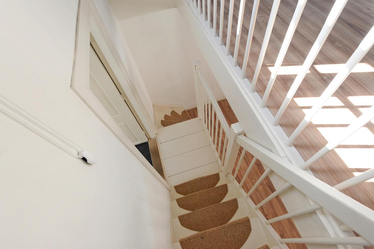 Historic townhouse with terrace in city centre - Image 21