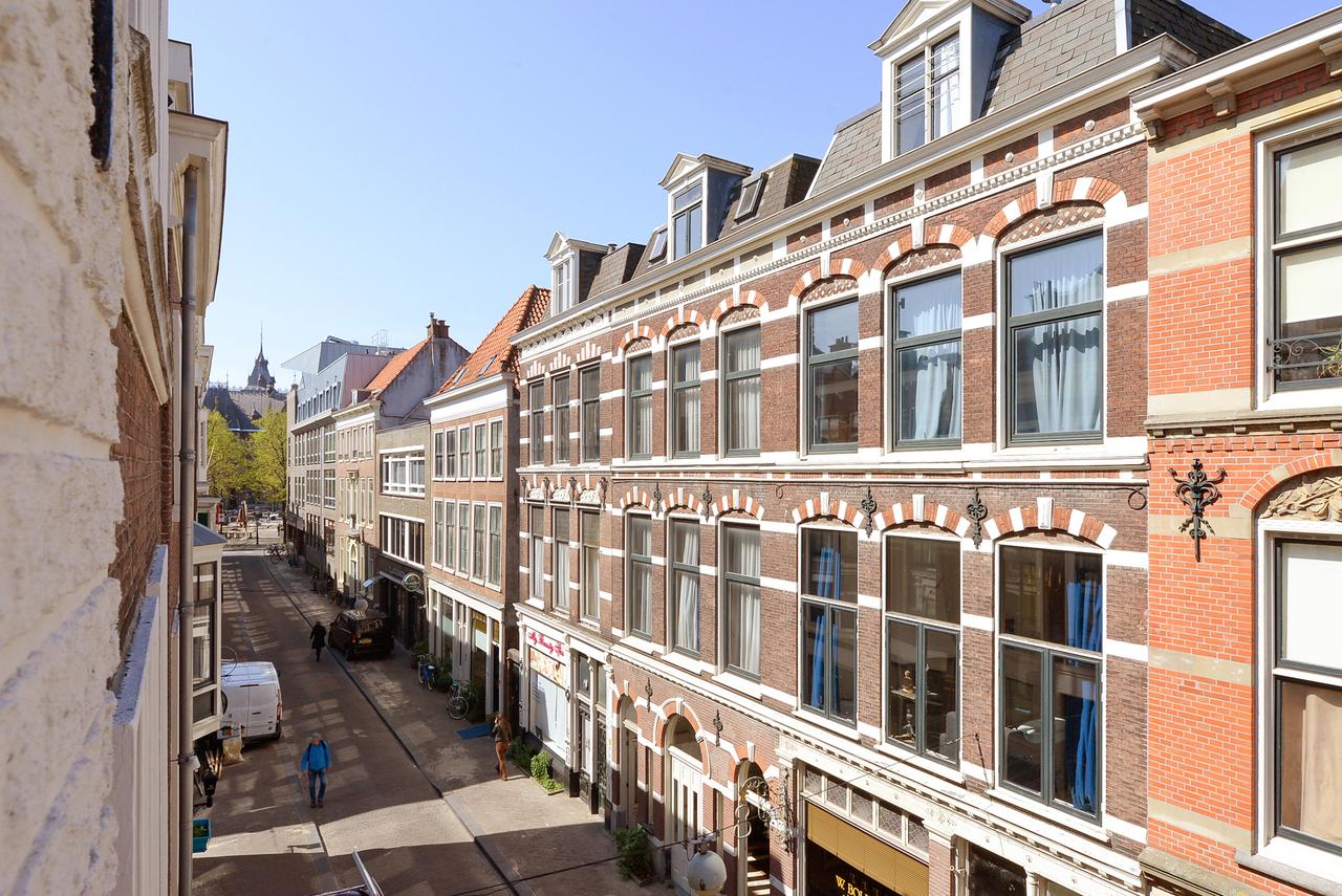 Historic townhouse with terrace in city centre - Image 25