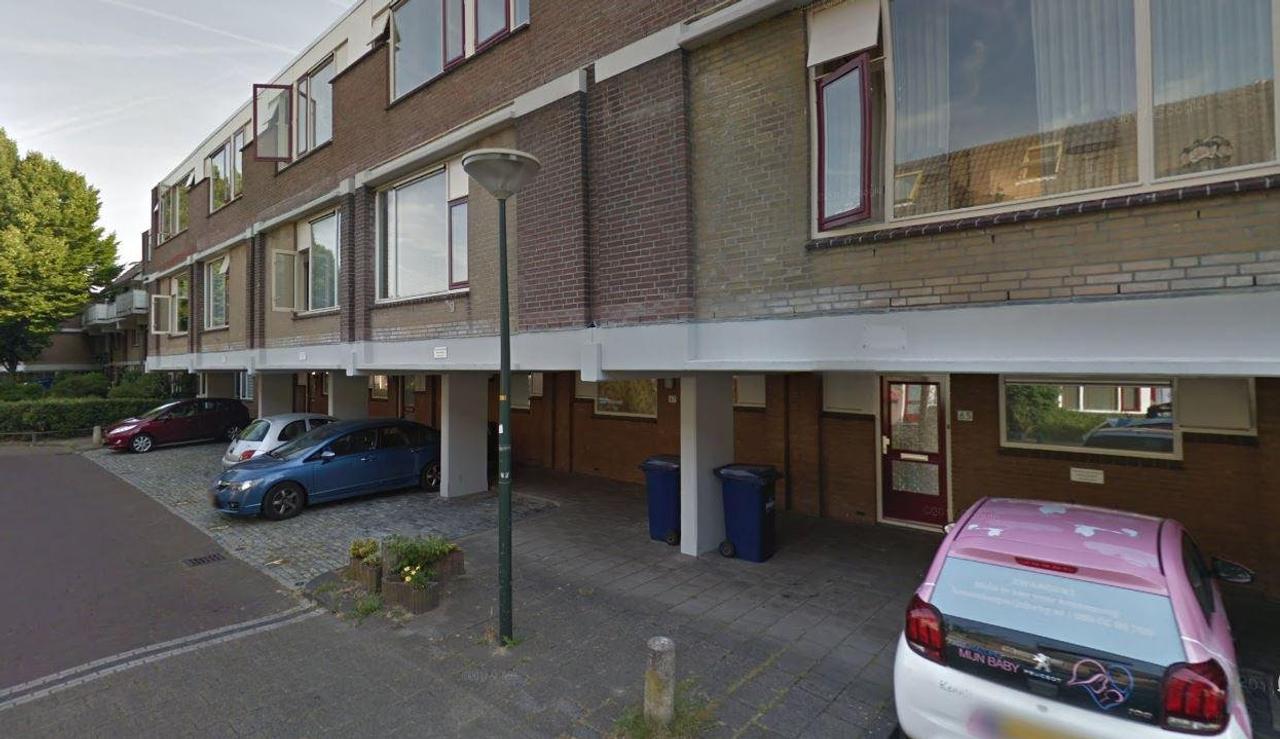 Available now: 4-bedroom home in Houtwijk - Image 2