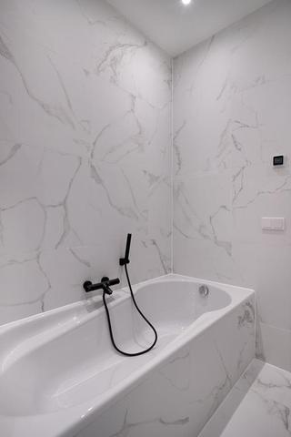2-Bedroom Apartment with Garden by Canal - Image 9
