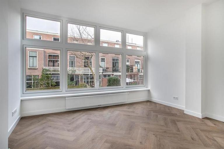 2-Bedroom Apartment with Garden by Canal - Image 11