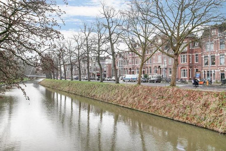 2-Bedroom Apartment with Garden by Canal - Image 24