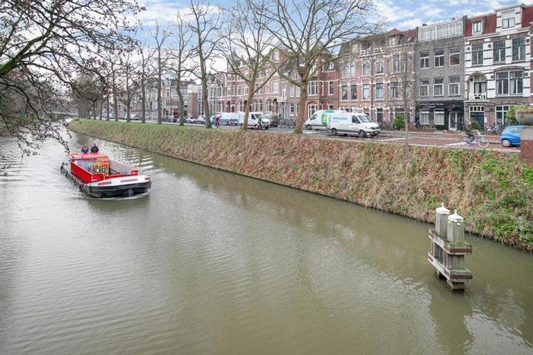 2-Bedroom Apartment with Garden by Canal - Image 25
