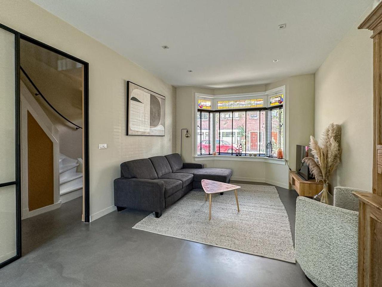 Furnished 1930s house with garden - Image 5