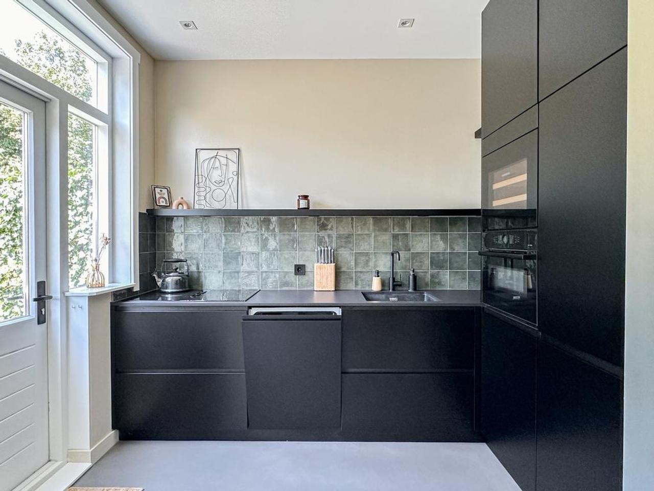 Furnished 1930s house with garden - Image 7