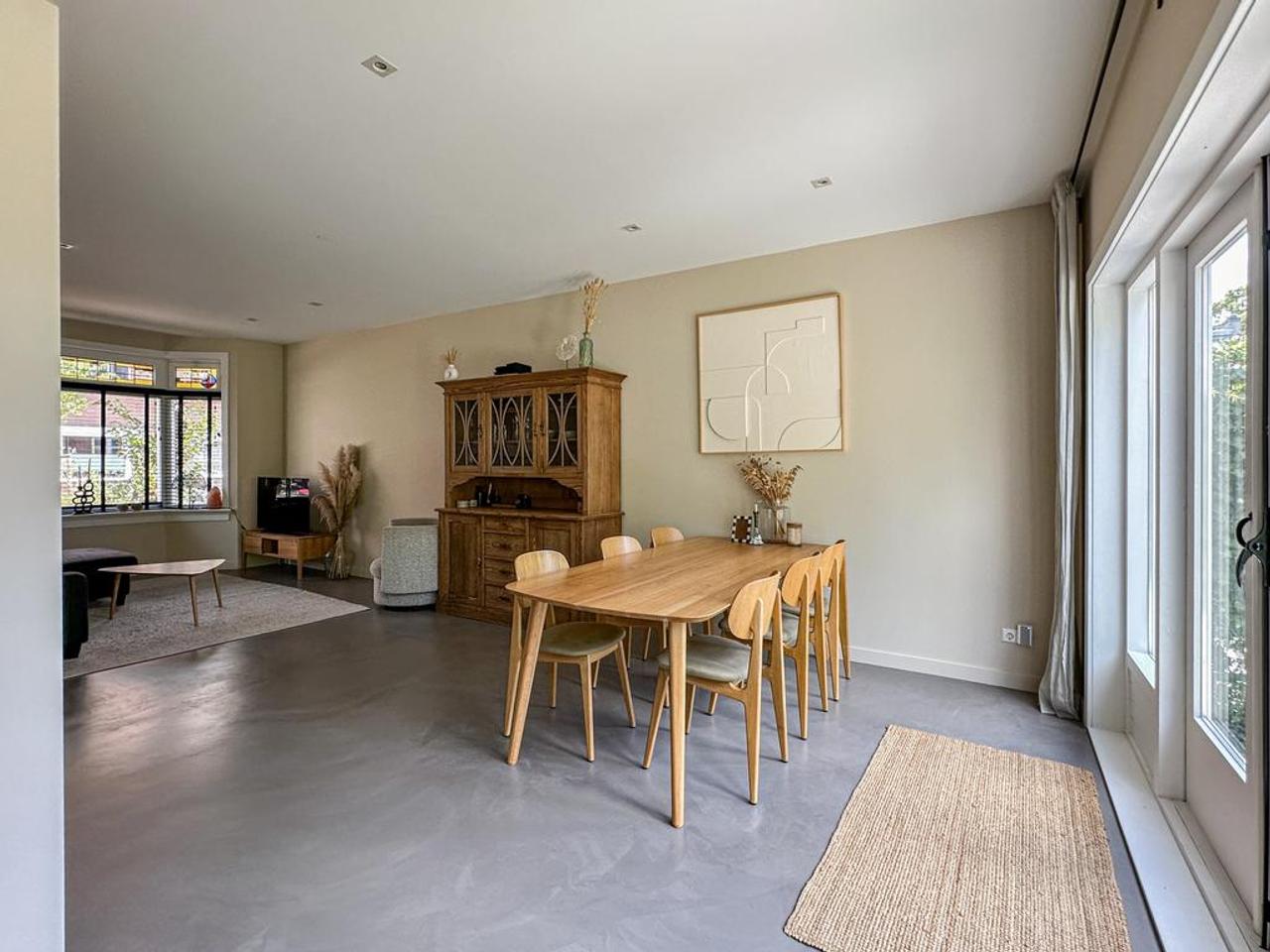 Furnished 1930s house with garden - Image 8