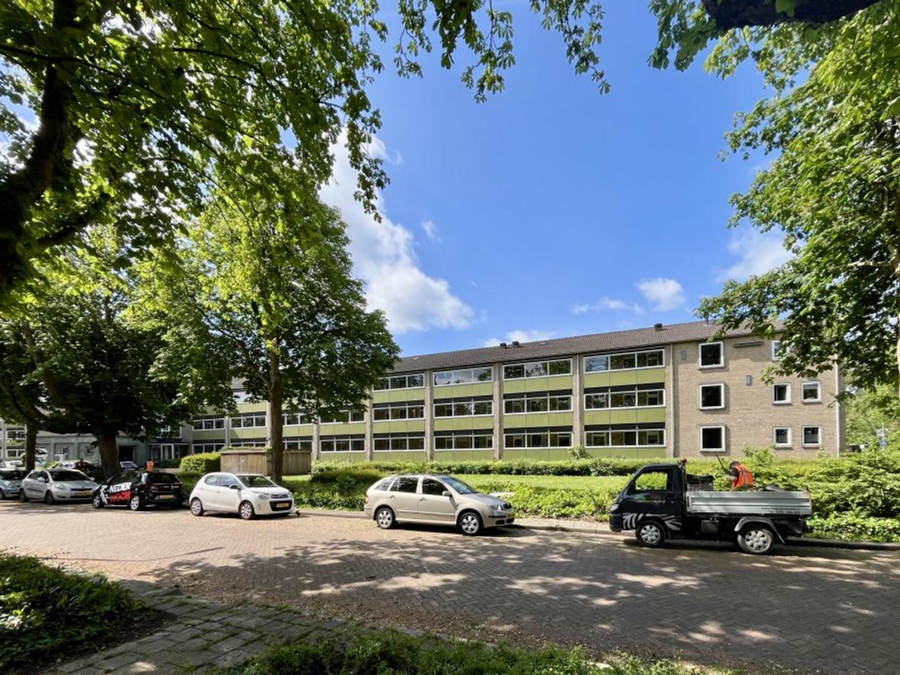 Three-room apartment with balcony in Zandweerd - Image 1