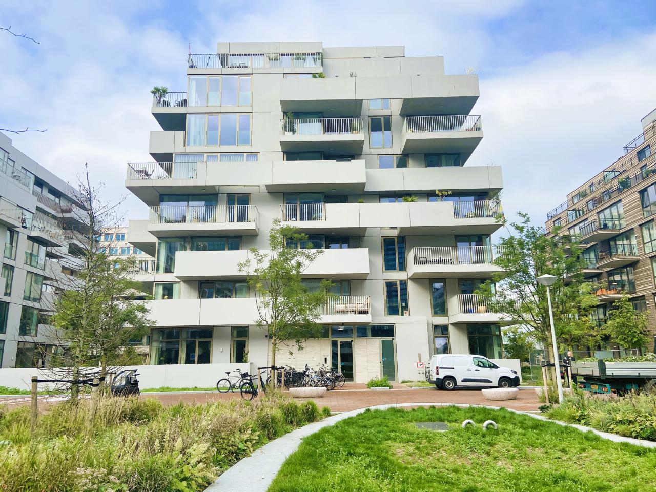 Gemeubileerd appartement met balkon in Overhoeks - Afbeelding 1