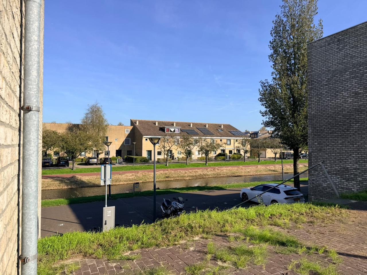 Gemeubileerd 2-kamerappartement met balkon - Afbeelding 5