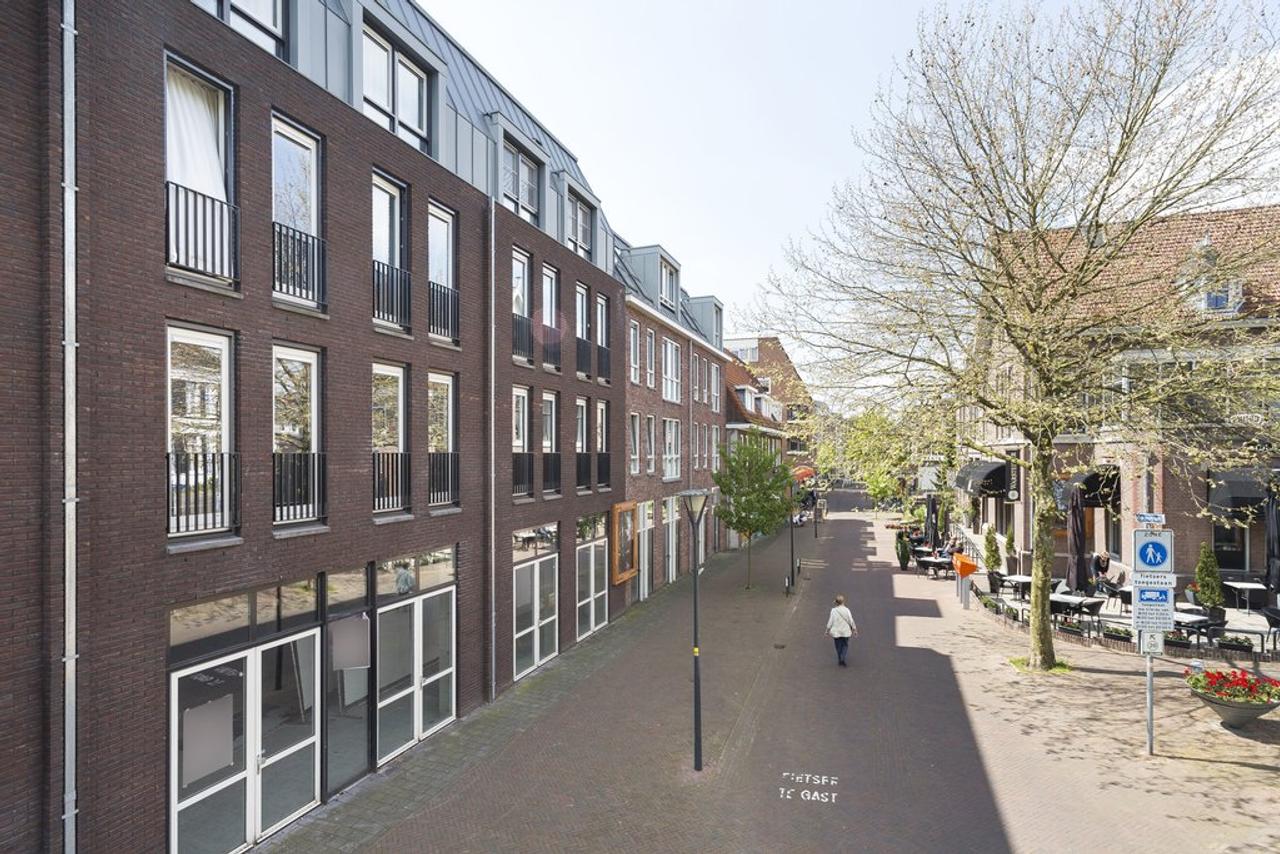 Open views and private parking in Renkum - Image 1