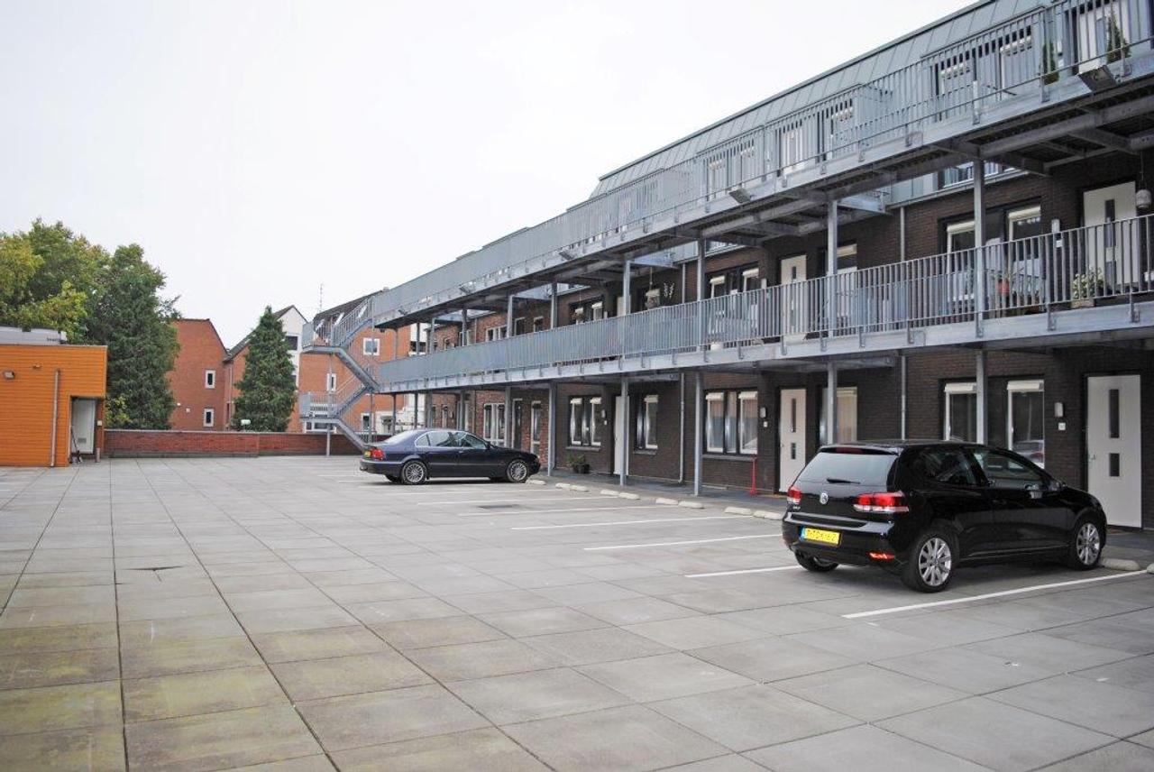 Open views and private parking in Renkum - Image 19