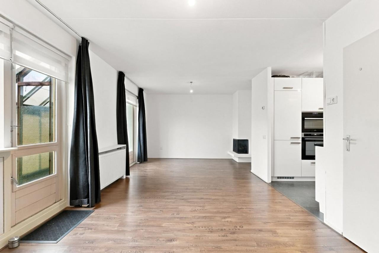 80 m² apartment with balcony and terrace - Image 2