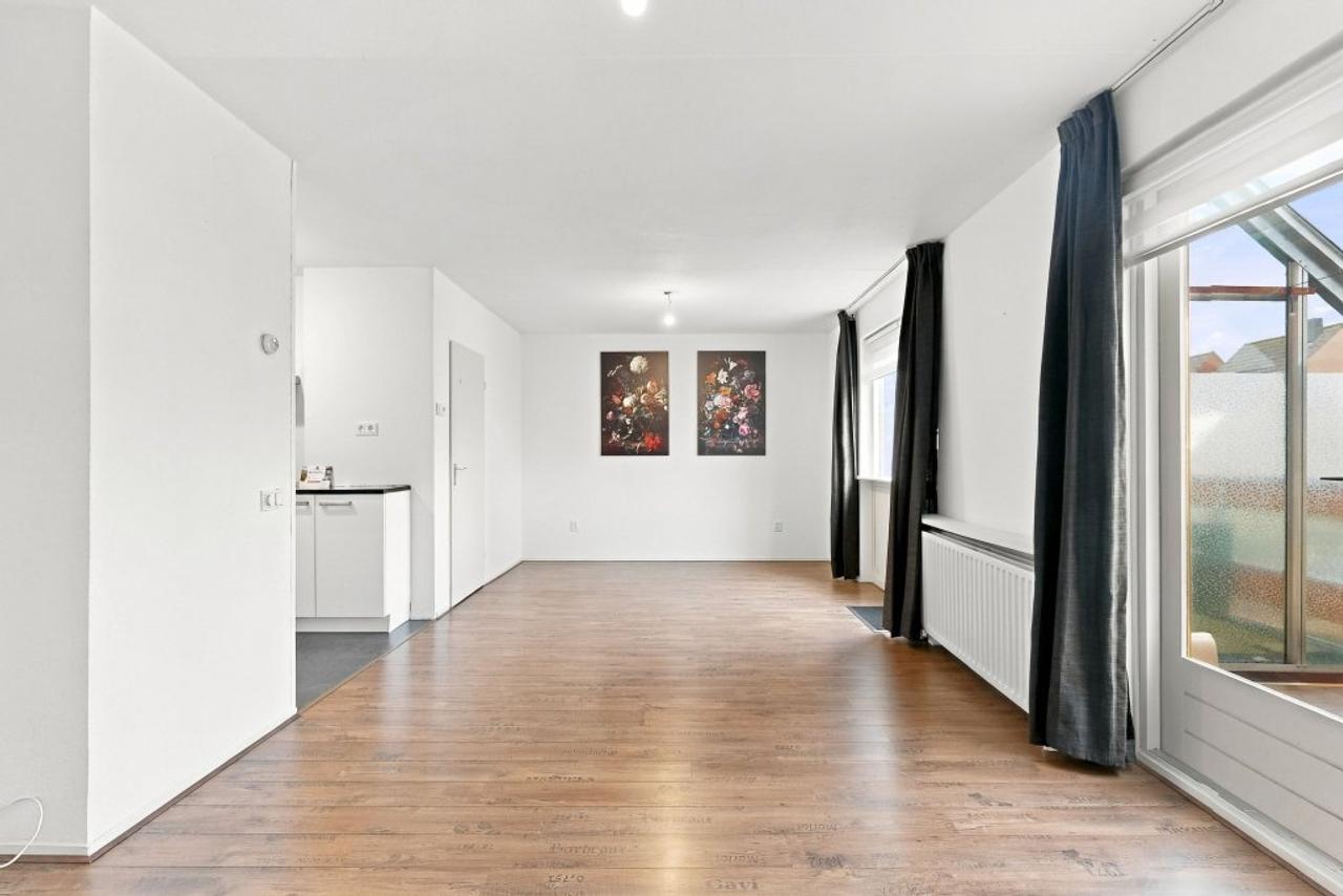 80 m² apartment with balcony and terrace - Image 4