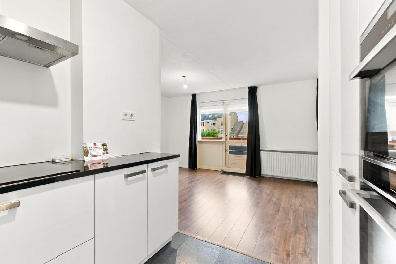 80 m² apartment with balcony and terrace - Image 8