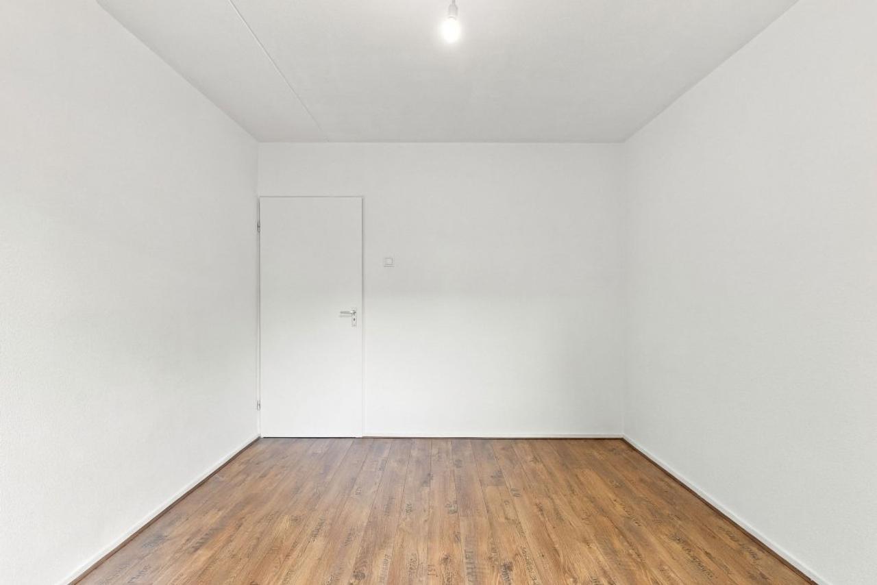 80 m² apartment with balcony and terrace - Image 14