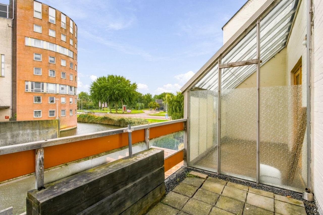 80 m² apartment with balcony and terrace - Image 18
