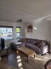 Furnished mid-terrace house with 3 bedrooms