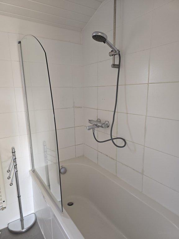 Furnished mid-terrace house with 3 bedrooms - Image 14