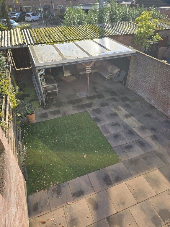 Furnished mid-terrace house with 3 bedrooms - Image 16