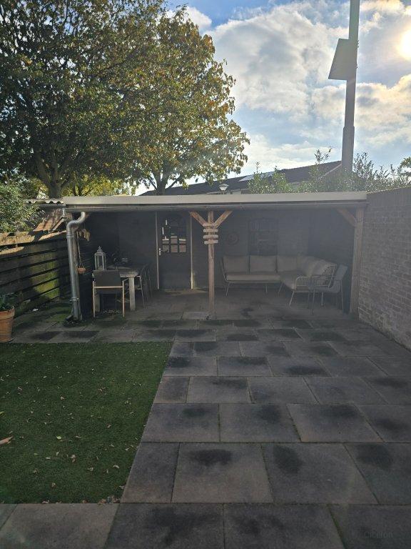 Furnished mid-terrace house with 3 bedrooms - Image 17