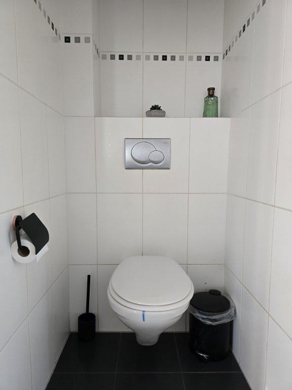 Furnished mid-terrace house with 3 bedrooms - Image 21