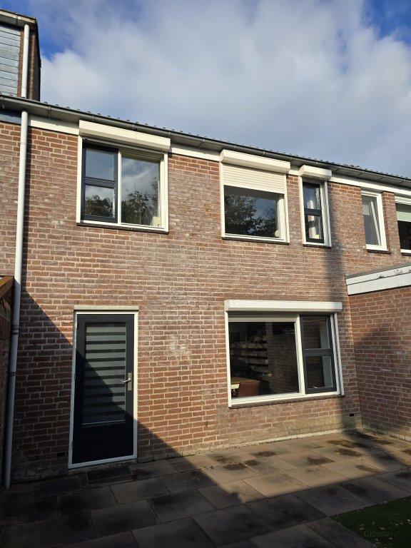 Furnished mid-terrace house with 3 bedrooms - Image 22