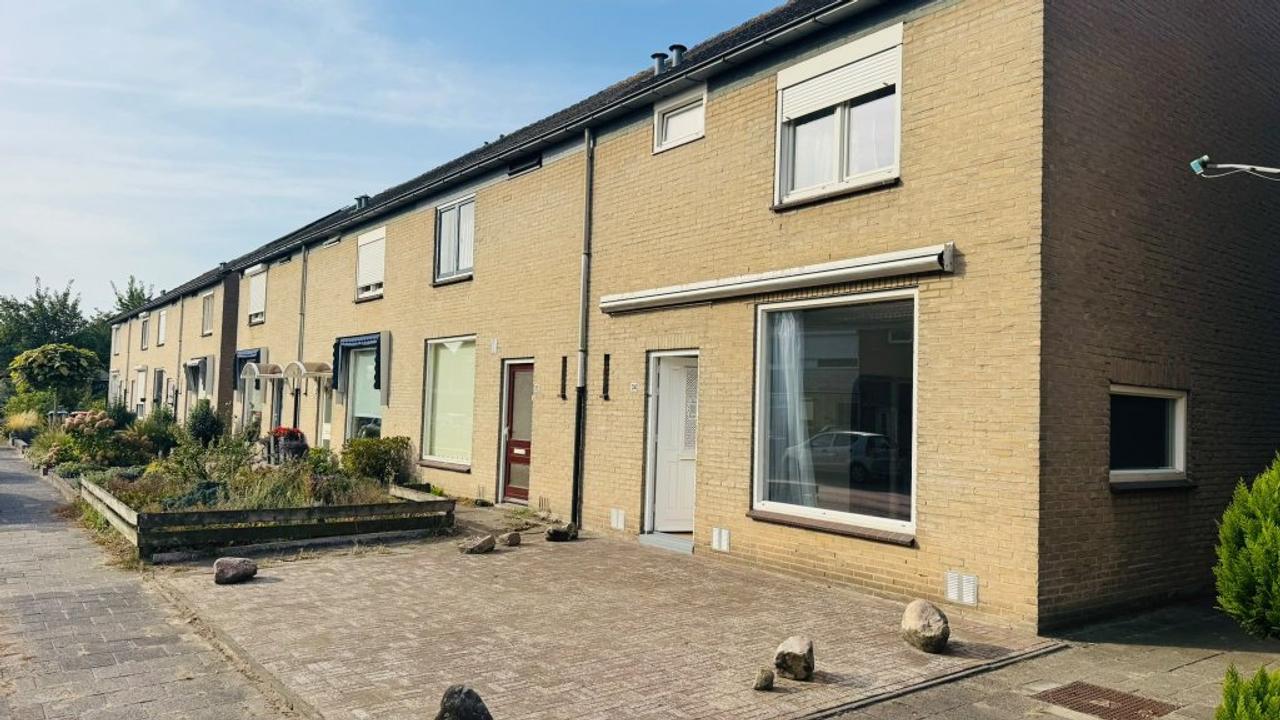 Hoekwoning met royale tuin in Enschede - Afbeelding 1
