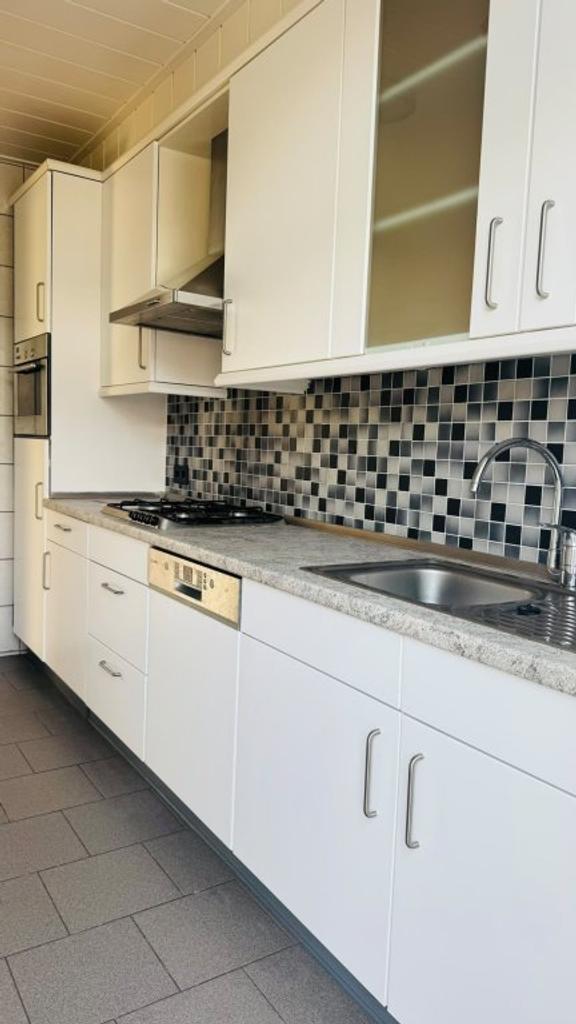 Hoekwoning met royale tuin in Enschede - Afbeelding 3