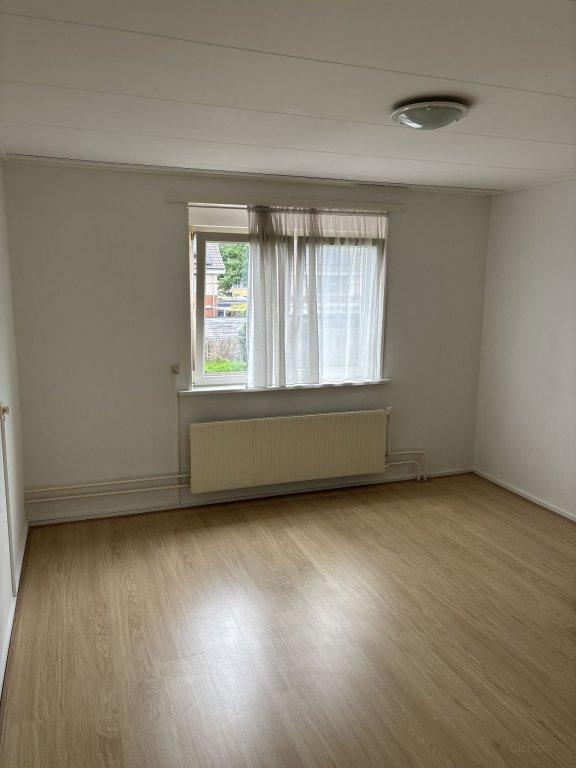 Hoekwoning met royale tuin in Enschede - Afbeelding 4
