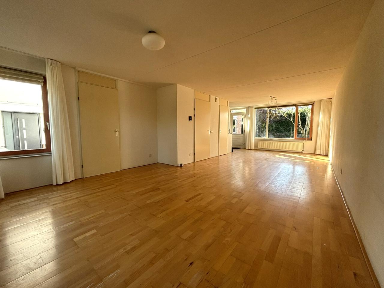 142 m² gezinswoning met tuin en garage - Afbeelding 3