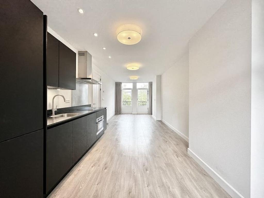 Gemeubileerd 3-kamerappartement met balkon - Afbeelding 3