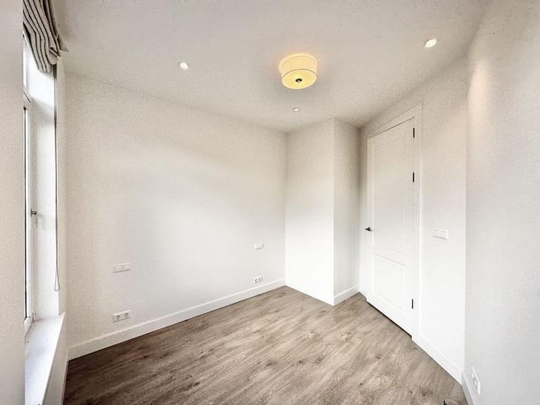 Gemeubileerd 3-kamerappartement met balkon - Afbeelding 9