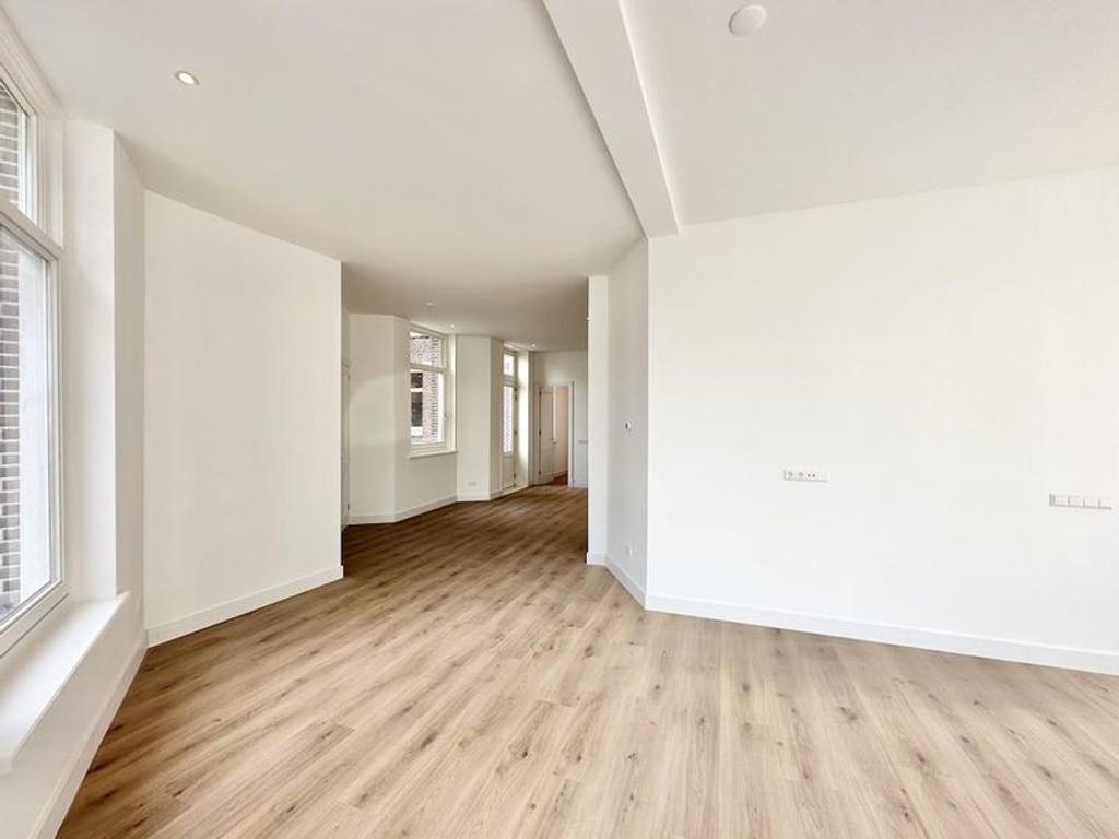 Apartment with Terrace in Amsterdam Oud-West - Image 2