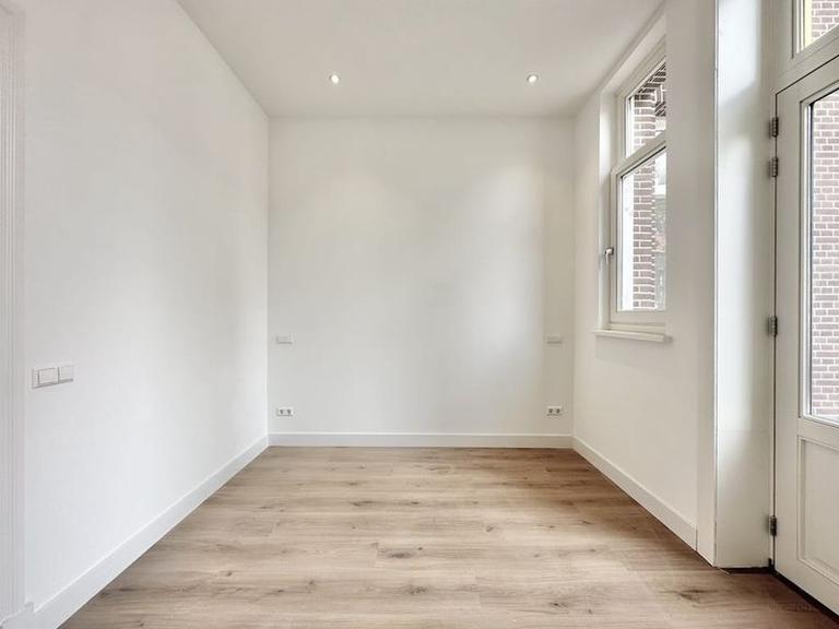Apartment with Terrace in Amsterdam Oud-West - Image 6