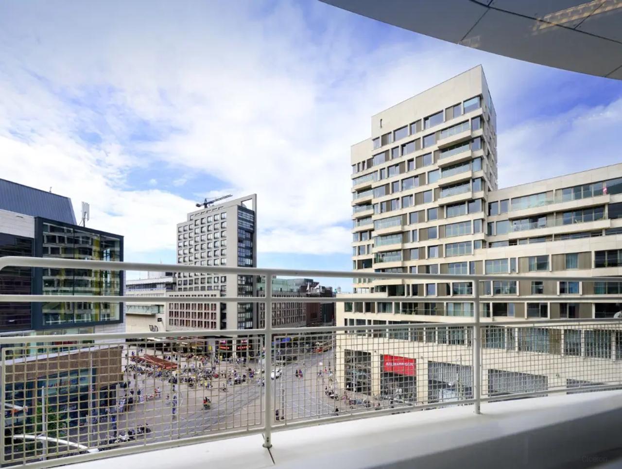 91 m² apartment with terrace and parking - Image 1