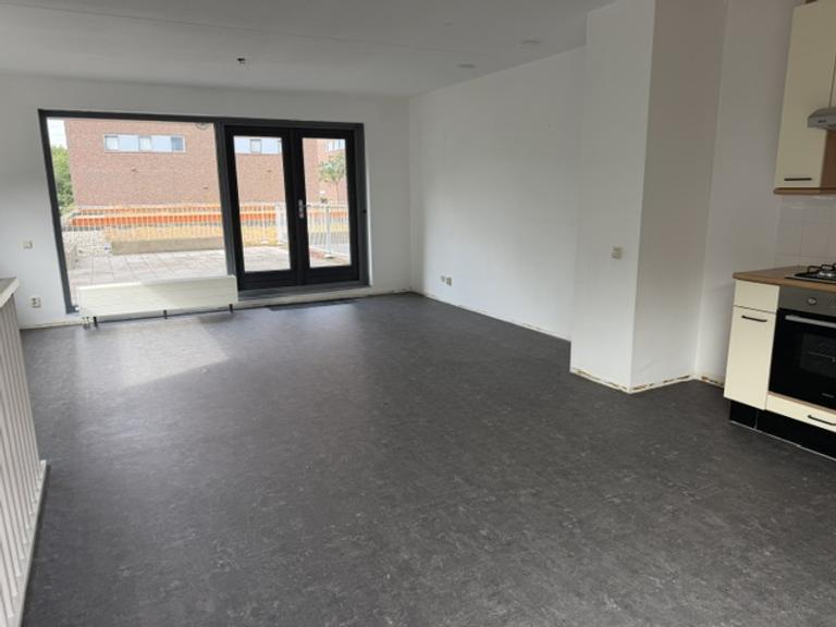 95 m² gezinswoning met terras en parkeerplek - Afbeelding 2