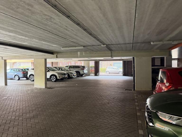 95 m² gezinswoning met terras en parkeerplek - Afbeelding 16