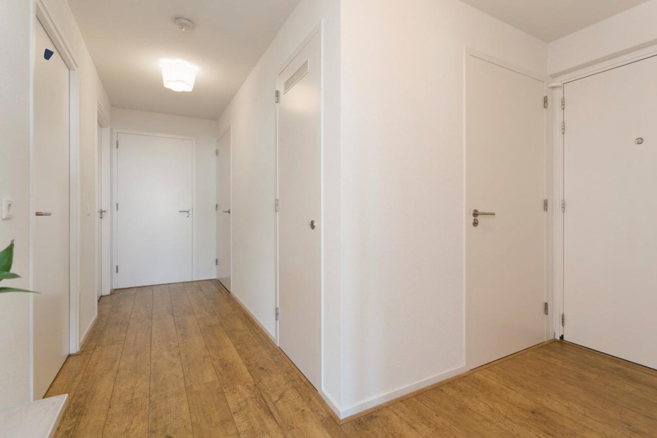 Gemeubileerd 3-kamerappartement op 22e verdieping - Afbeelding 3