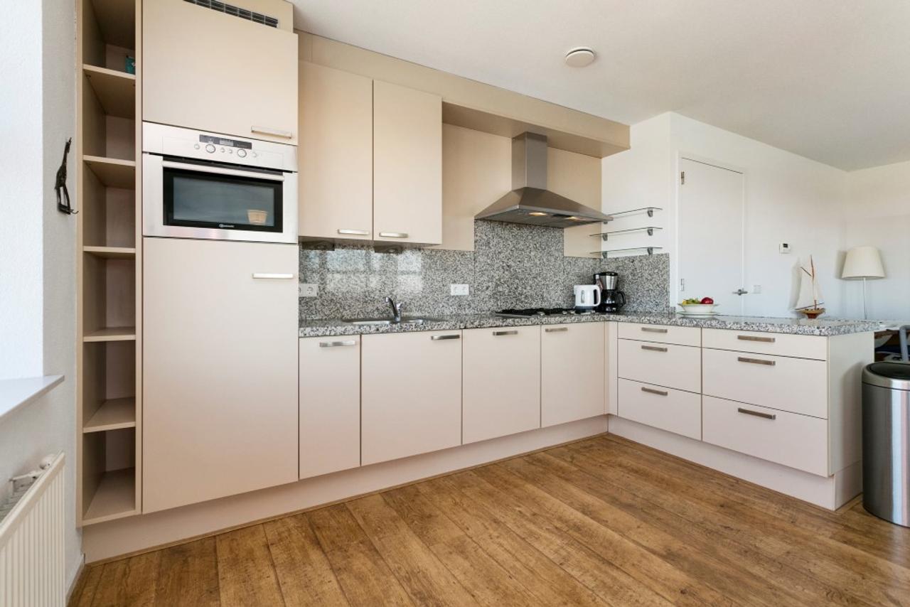 Gemeubileerd 3-kamerappartement op 22e verdieping - Afbeelding 8