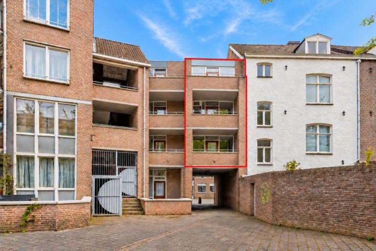 126 m² appartement met 4 slaapkamers - Afbeelding 2