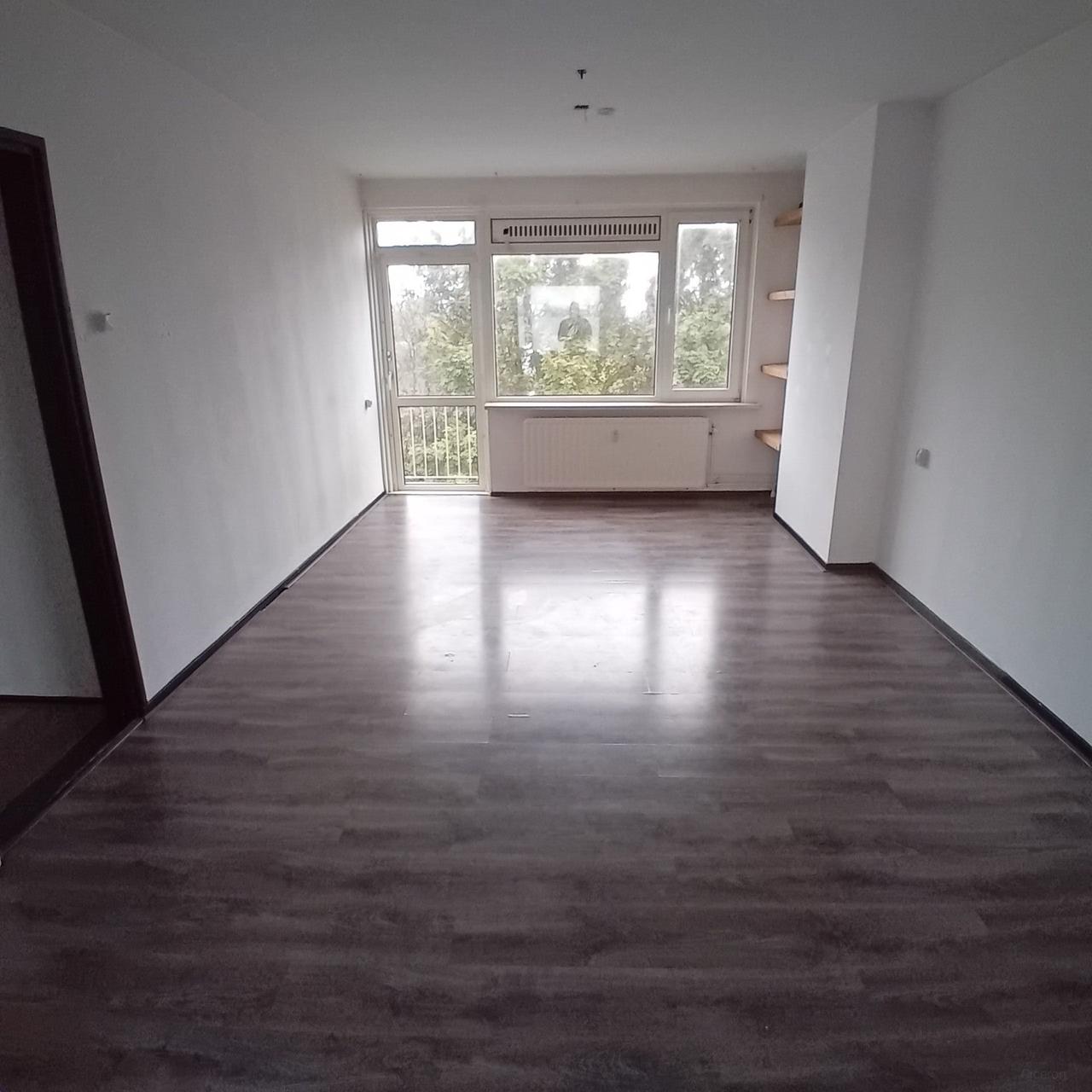 Available Now: 2-Bedroom Apartment with Balcony - Image 3