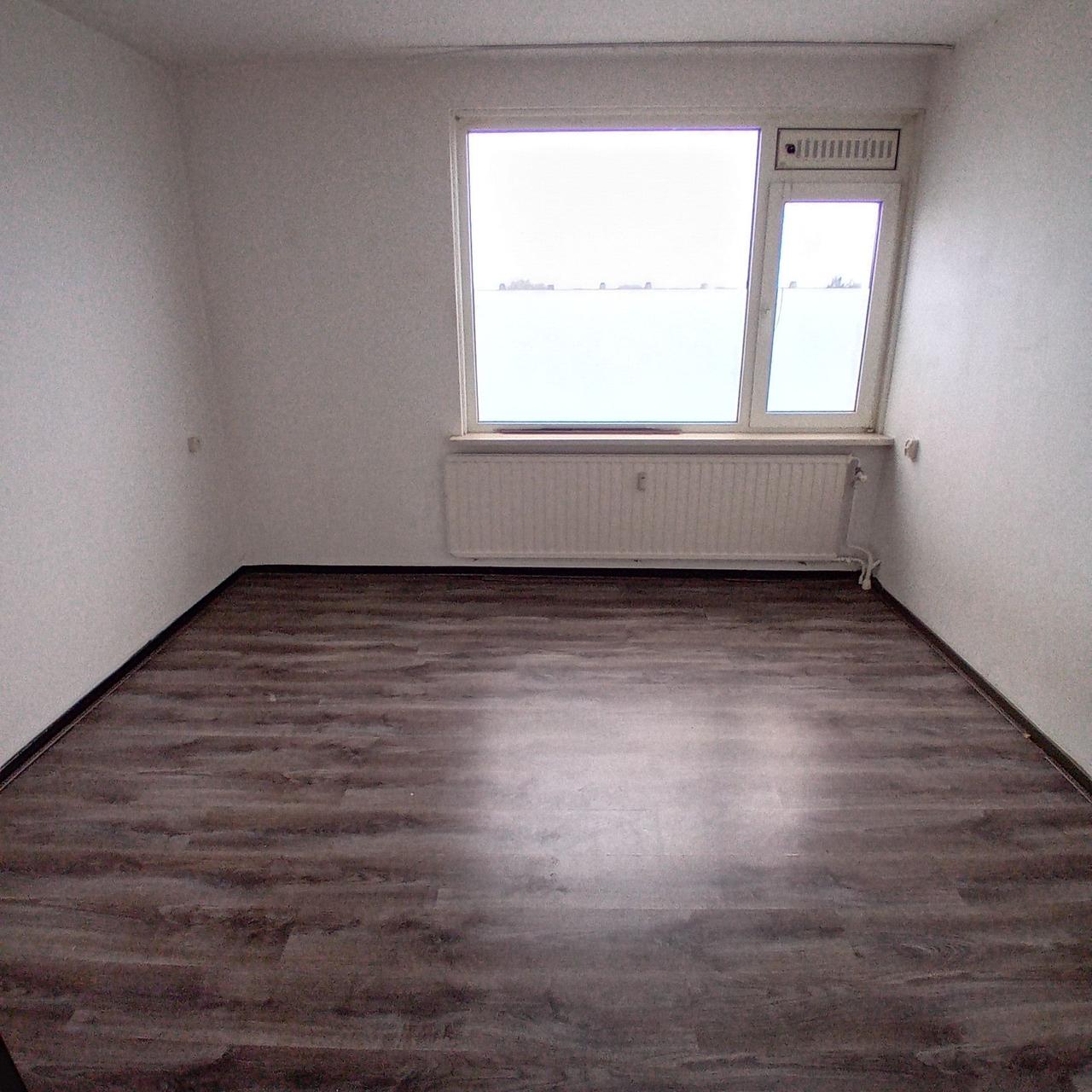 Available Now: 2-Bedroom Apartment with Balcony - Image 6