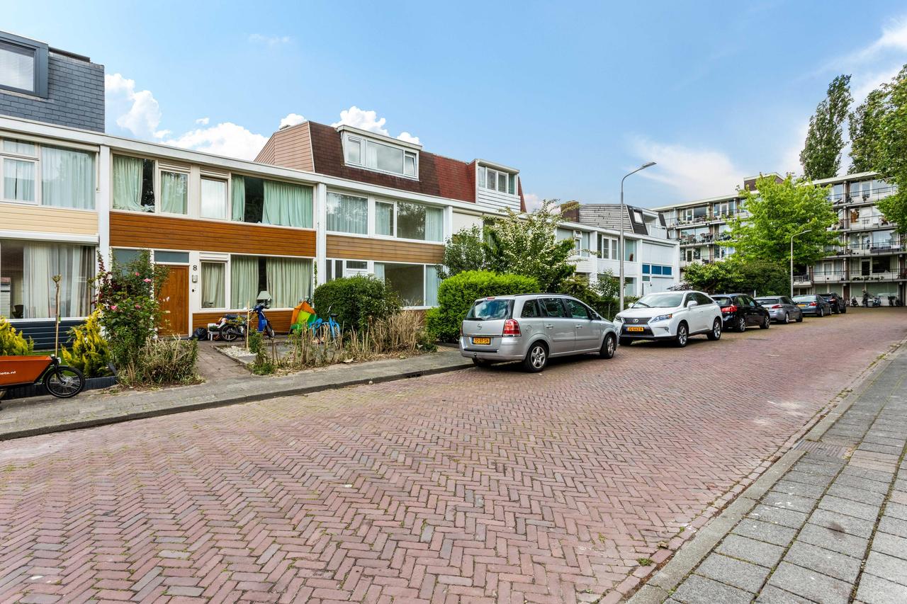 149 m² townhouse with garden in Amstelveen - Image 1