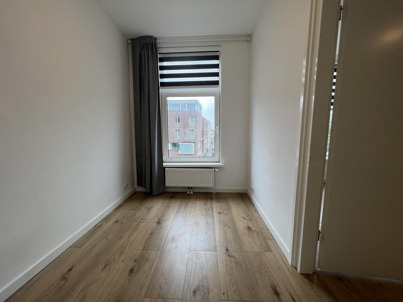 Gemeubileerd 2-kamerappartement in Nieuwe Westen - Afbeelding 5
