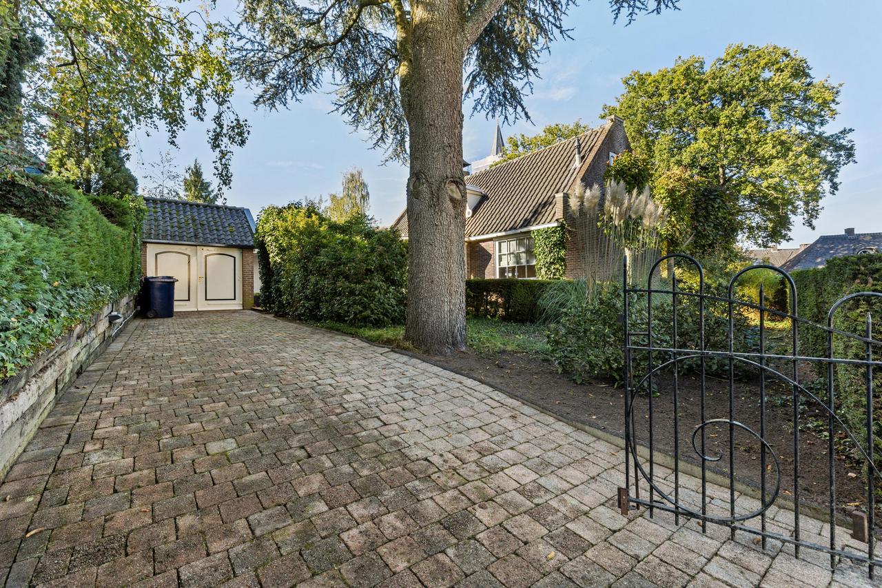 Detached Home with Garage in Soest - Image 16