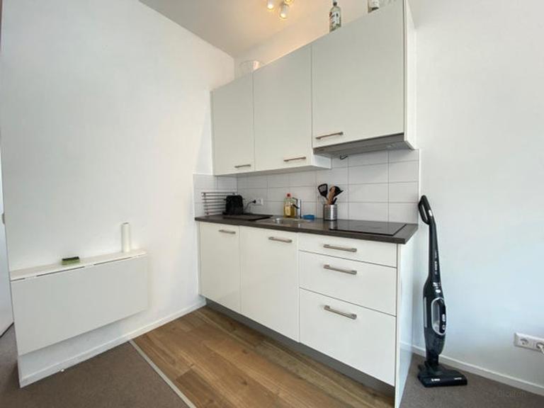 Furnished 1-Bedroom Apartment in Central Utrecht - Image 11