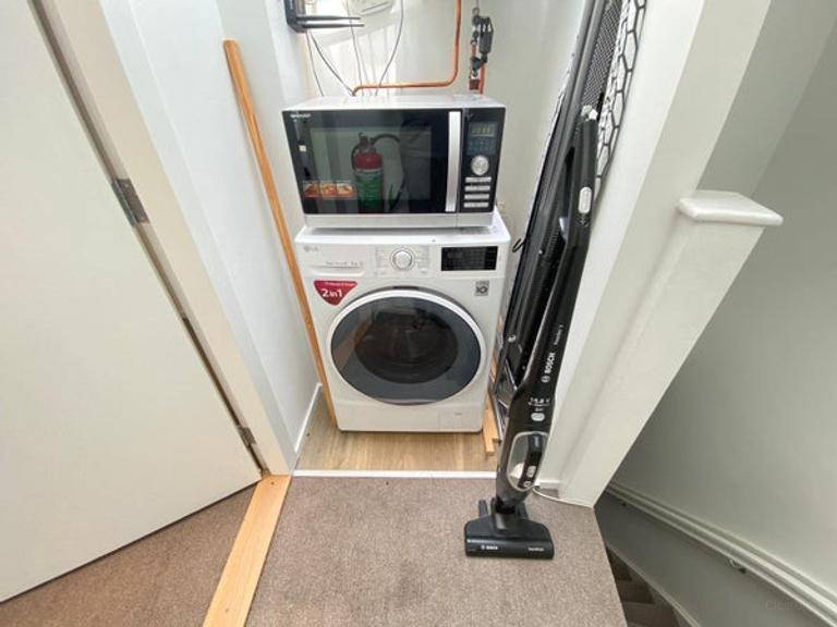 Furnished 1-Bedroom Apartment in Central Utrecht - Image 27